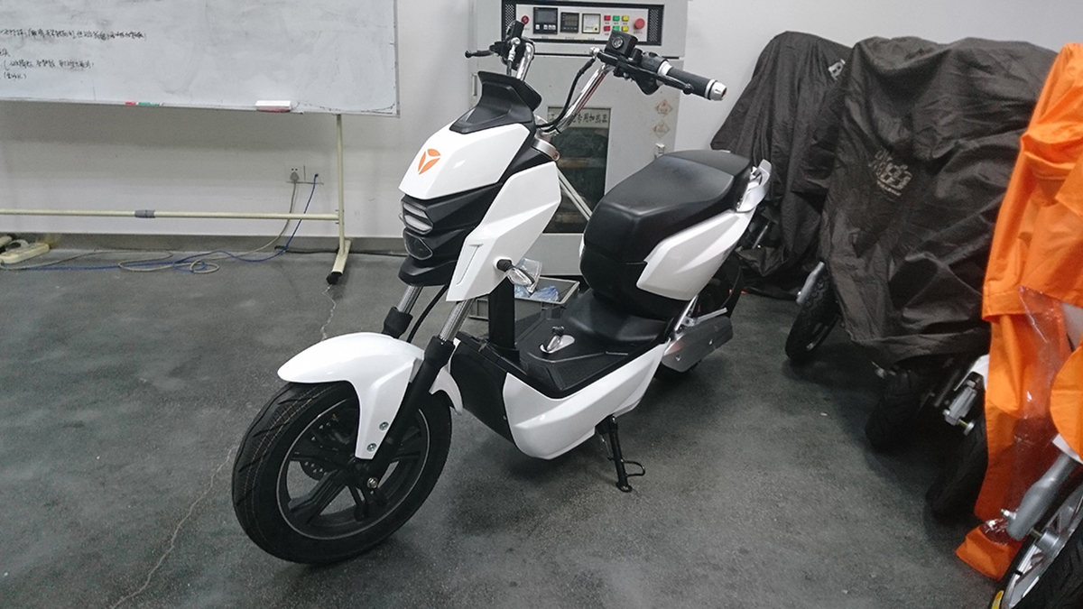 雅迪电动车联合木马共同打造x3电动车.